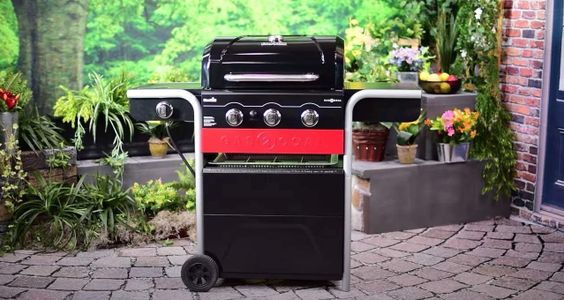 Char-Broil Gas2Coal 330 Hybrid 3-Burner BBQ Grill – Gas & Charcoal