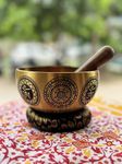 VYOGEETA Casted Tibetan Singing Bowl Set | Brass Meditation Bowl for Yoga, Sound Healing, Stress Relief & Relaxation | Brass Sound Bowl for Peace & Positive Energy | Music Therapy |13 cm