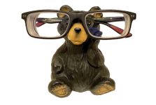 AMAJY Whimsical Sitting Wood Cut Look Hand-Carved Resin Bear Figurine Sculpture Eye glasses Holder Stand Business Card Eyeglasses Keeper Cabin Lodge Rustic Style Decoration