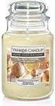 Yankee Candle Glistening Christmas - Large Jar - Warm up the holidays with a welcoming hug of creamy vanilla and soft amber