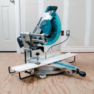 Makita 305mm Mitre Saw with Laser Guide – Precision Cutting Tool