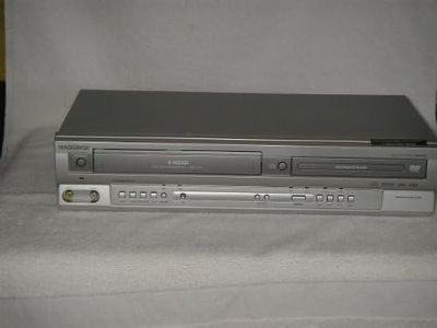 MAGNAVOX 4 Head VCR & DVD Player Combination, Model MSD 805.
