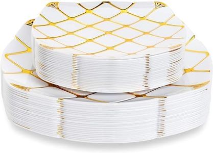 MATANA 40 Assiettes en Plastique Blanc avec Motif Doré pour Mariages, Anniversaires, Noël & Fêtes, Carrées (2 Tailles, 20 x 26cm & 20 x 18cm) - Solide & Réutilisable