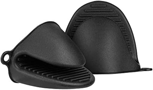 kwmobile Silicone Pot Holders (Set of 2) - Oven Mitt Holder Grips for Hot Pans and Trays - Heat Resistant Potholder Gloves - Black