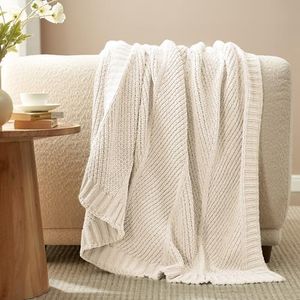 Amélie Home Chenille Knit Throw Blanket for Couch, Chunky Knit Blanket with Chevron Texture Non-Shedding, Decorative Farmhouse Soft Blanket for Home Sofa Chair Bed, Ivory, 50"x 60"