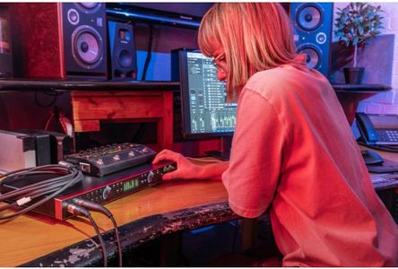 Focusrite Scarlett 18i20 4th Gen USB Audio Interface – 18-In/20-Out