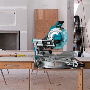 Makita 305mm Mitre Saw – Cordless Sliding Compound