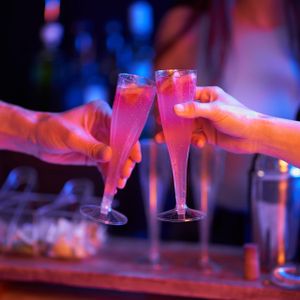 MATANA Plastic Champagne Flutes, 120-Pack – Disposable Party Glasses