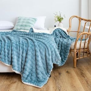 UKELER Camping Blanket, Soft Fuzzy Throw Blanket for Couch Sofa Bed Office Travel, Thick Cozy Pluch Flannel 3D Bubble Sherpa Fleece Blanket 50 × 60 inch, Light Blue