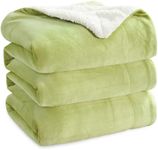 Bedsure Sherpa Fleece Throw Blanket Queen Size - Thick and Warm, Fluffy Microfiber & Solid Soft Blankets for Bed and Couch Coverlet Sets, Green, 220x240cm