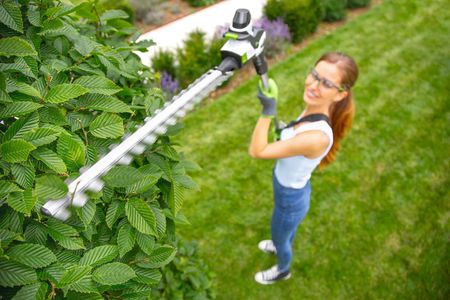 Gtech Cordless Hedge Trimmer – Lightweight HT50 Garden Tool