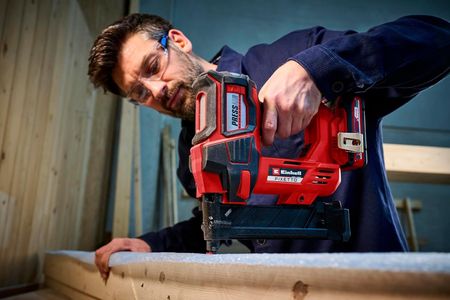 Einhell Professional Cordless Stapler 18V – 40mm, 500 Staples, Power X-Change