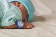 BEMPU TempWatch Non-Rechargeable Baby Hypothermia Alert Bracelet, 24/7 Wearable Thermometer for Newborns & Preemies, Cold Temperature Alarm, 30-Day Life, Medical-Grade