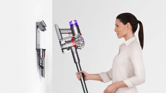 Dyson V8 Advanced Cordless Vacuum Cleaner – Lightweight, Powerful