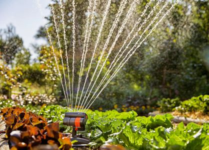 Gardena AquaZoom Compact Rectangular Sprinkler – 9–216 m², Adjustable Range