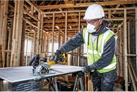 DEWALT 18V XR Compact Circular Saw – Cordless Power Tool