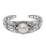 NOVICA Women's White Cultured Mabe Pearl .925 Silver Cuff Bracelet, Moonlight Vines'