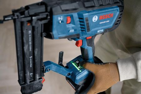 Bosch 18V Brushless Cordless Nailer – Lightweight Power Tool