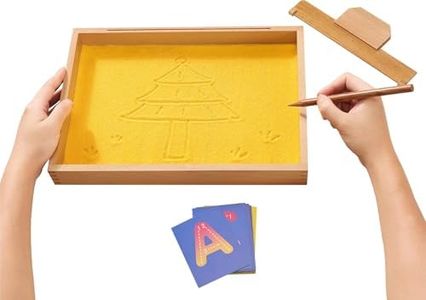Navaris Kit Pizarra de Arena Cinetica - Caja de Arena Montessori con Tarjetas de Letras para Niños - Bandeja Sensorial de Madera para Lectoescritura - Alfabeto y Numeros