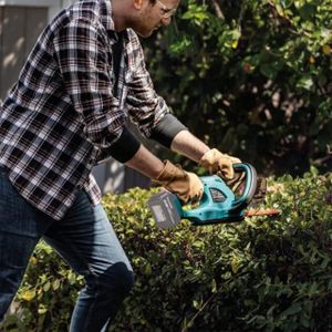 Makita 18V Cordless Hedge Trimmer – 52cm Blade