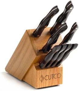 CUTCO Model 1810 Studio +4 Set with bonus CUTCO Polishing Cloth. Set includes 1720 Paring Knife, 1721 Trimmer, 1729 Petite Carver, 1768 Spatula Spreader, and 4-1759 Table/Steak Knives, all in