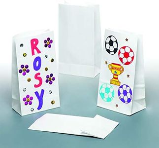 Baker Ross AR538 White Party Bags - Pack of 10, Great for Wrapping Alternatives, Decorate Your Own or Gifting