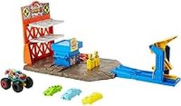 Hot Wheels Monster Trucks, Playset with 1:64 Scale Demo Derby and 3 Crushable Toy Cars, Blast Station, HFB12