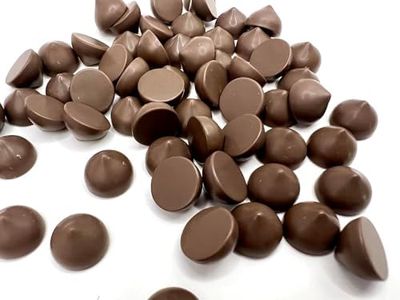 SBN Craft Supplies 50pc Fake Chocolate Chip Cabochon Charms Simulation Food Fake Bake Charm for Slime Fake Food Deco Toppings for DIY Craft Making and Scrapbooking Slime Supplies (Dark Chocolate)