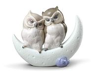 NAO Love Story Owl Couple Figure in Glossy Porcelain and Pastel Tones. Decorative Figure of a Couple of Owls on top of a Crescent