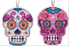 2 Item Bundle - Counted Glass Bead Skull Kit with Charms: Morado & Rosa