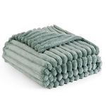 Bedsure Soft Fleece Throw Blanket - Fluffy Cosy Warm Fleece Blanket for Sofa, Bed and Couch, Double, Sage Green, 150x200 cm