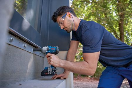 Bosch Professional 18V Cordless Impact Driver – 450 Nm Torque, Tool Only