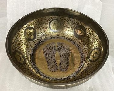 Sanskar Nepal 21 Inch Diameter Extra Large Standing Singing Bowl - Foot Carved Singing Bowls - Sound Therapy -Meditation -Yoga Session - Big Healing Bowls