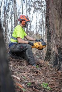 DEWALT 54V Cordless Chainsaw, 50cm Bar – Powerful Electric Saw