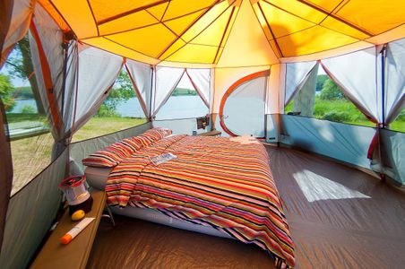 Coleman 8-Person Tent, Orange – Unisex Family Camping Shelter