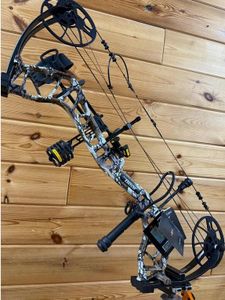 Bear Archery Special Edition Compound Bow Legit RTH 70# RH Predator Fall Grey