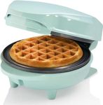 Bestron Mini Waffle Iron for Classic Waffles, Small Waffle Maker with Non-Stick Coating, for Kids Birthdays, Family Parties, Easter or Christmas, Retro Design, 550 Watt, Mint