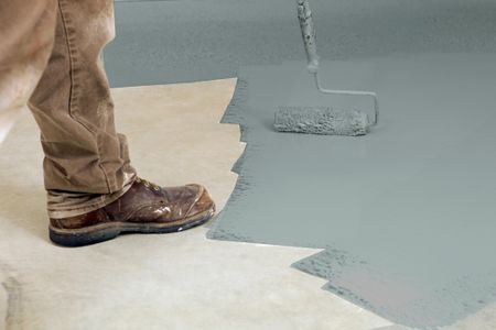 Leyland Trade Heavy Duty Floor Paint, Frigate Grey – 2.5L
