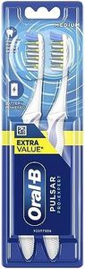Brosse à dents manuelle Oral-B Pulsar Pro-Expert optimisée avec puissance de la batterie, Lot de 2 (les couleurs peuvent varier)