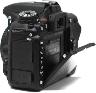 KamKorda D7500 DSLR Camera Kit with 18-140mm Lens