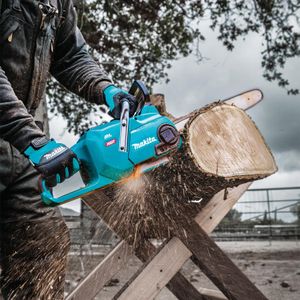 Makita 40V XGT 16" Cordless Chainsaw – Lightweight Electric Saw