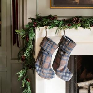 SARANONI Grand Faux Fur Stockings | Luxury Plush Mantel Décor, Featuring Matching Blankets & Tree Skirt in Elegant Style | Ultra-Soft Personalized Stockings for Warmth | Color, Midnight Plaid