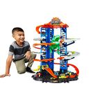 Hot Wheels Ultimate Garage Track Set with 2 Toy Cars, City Playset with Multi-Level Side-by-Side Racetrack, Storage for 100+ 1:64 Scale Vehicles