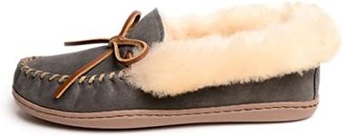 Minnetonka Womens Alpine Sheepskin Moc, Grey, Size 6