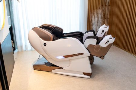 Global Relax Centurion Phantom 8D Massage Chair – Full Body Recliner