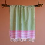 RoyalMantle Bath Towel 100% Cotton Water Absorbing Soft Fouta Towel for Daily Use | High Absorbent & Quick Dry Bath Towel for Beach, Pool, Spa, Yoga & Shower, 160 x 70 Cm (‎Green & Pink, Pack of 1)