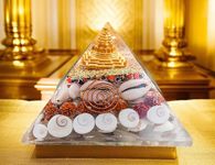 YASHVITH Orgone Gomti Chakra Shree Yantra Crystal Mahalaxmi Pyramid with Good Luck & Removing Negativity Vaastu || Red & White Chirmi Seeds Rudraksha and Kauri