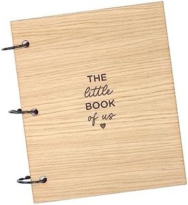 The Little Book of Us – Album photo de Saint-Valentin – Cadeau pour petite amie, épouse – Livre photo de couple pour anniversaire en bois – Album photo pour petit ami (chêne, 25 pages)