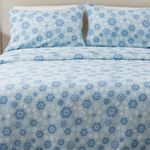 Great Bay Home 100% Turkish Cotton King Holiday Flannel Sheet Set | Deep Pocket Fitted Sheet, Soft Sheets | Warm Winter Bed Sheets | Anti-Pill Flannel Sheets (King, Blue Snowflake)