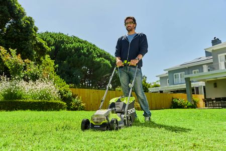Ryobi 18V Cordless Lawnmower – 33cm Cutting Width